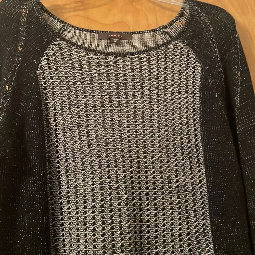 Women’s Lightweight Black and Tan Sweater - Picture 4 of 9